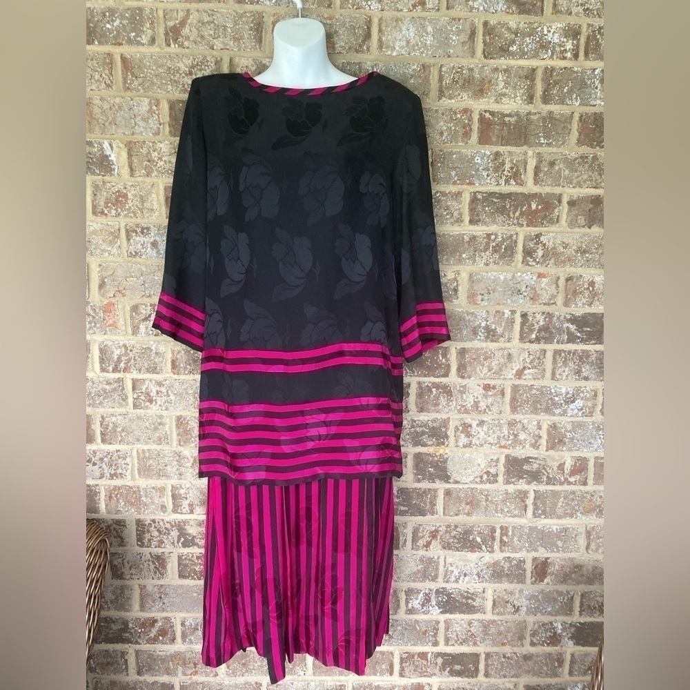 Rare Vintage John Yang  100% Silk Blouse & Skirt Size 10